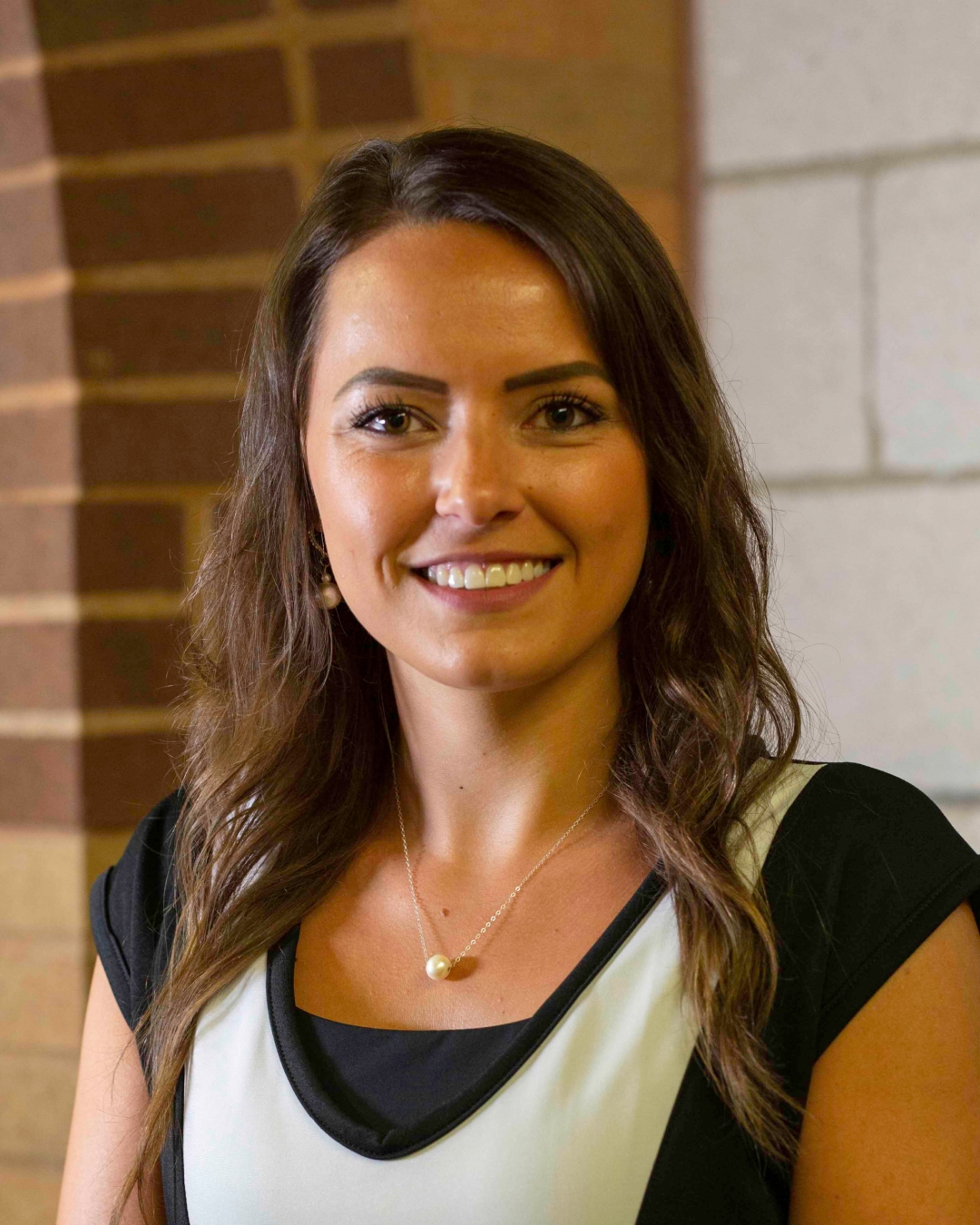 Dr. Sabrina Bierstetel